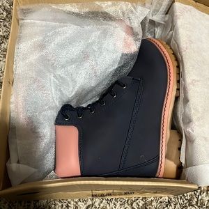 Faux fur inside girls navy and pink boots